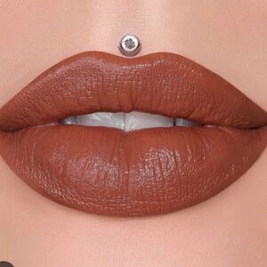 Jeffree Star Cosmetics Velvet Trap Lipstick- Man Down